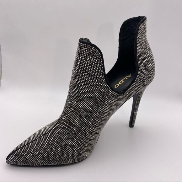 Illustrative example of amilmathien aldo shoes