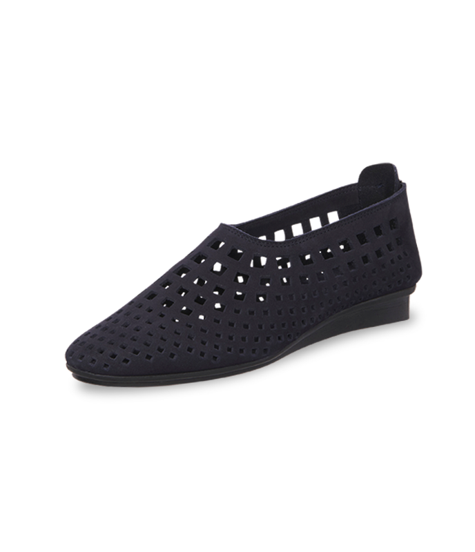 Illustrative example of arche shoes