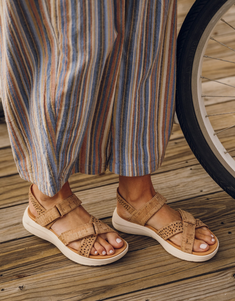 Illustrative example of baretraps shoes