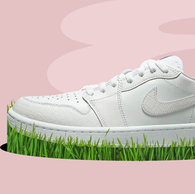 Illustrative example of best golf shoes 2024
