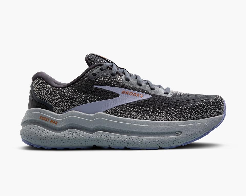 Illustrative example of best shoes for neuropathy