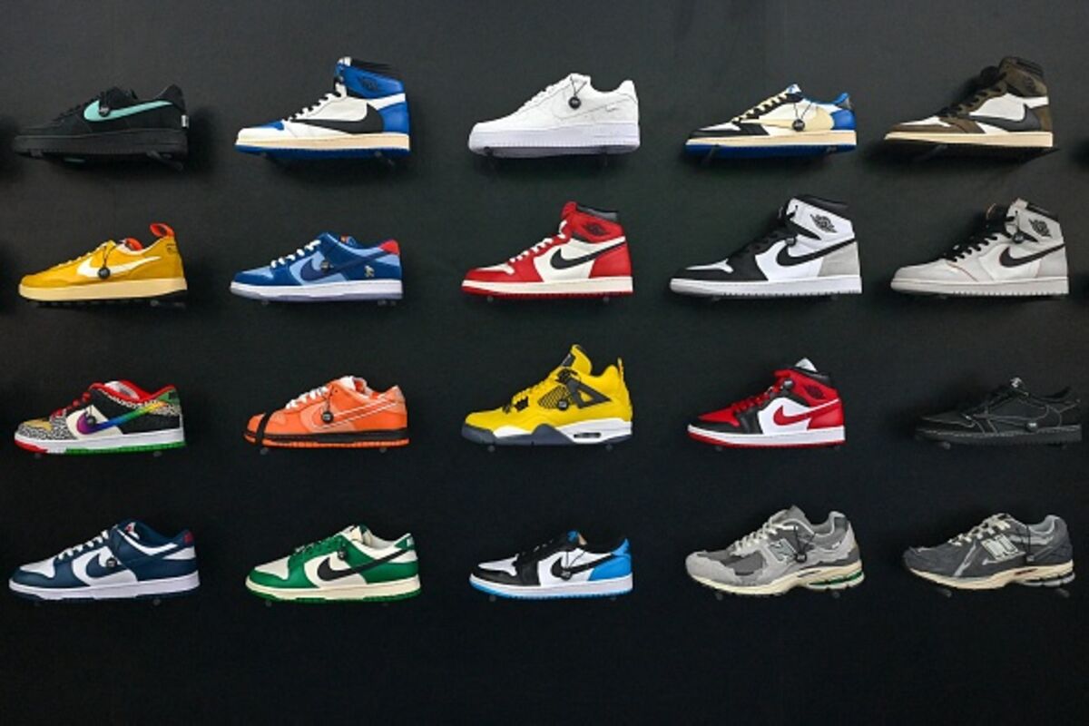 Illustrative example of bubble shoes