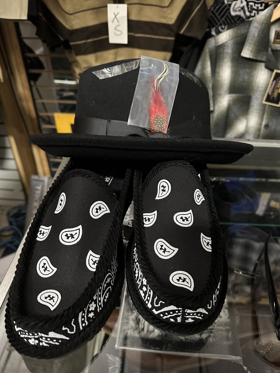 Illustrative example of cholo shoes