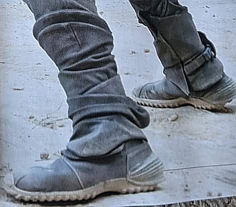 Illustrative example of dune shoes