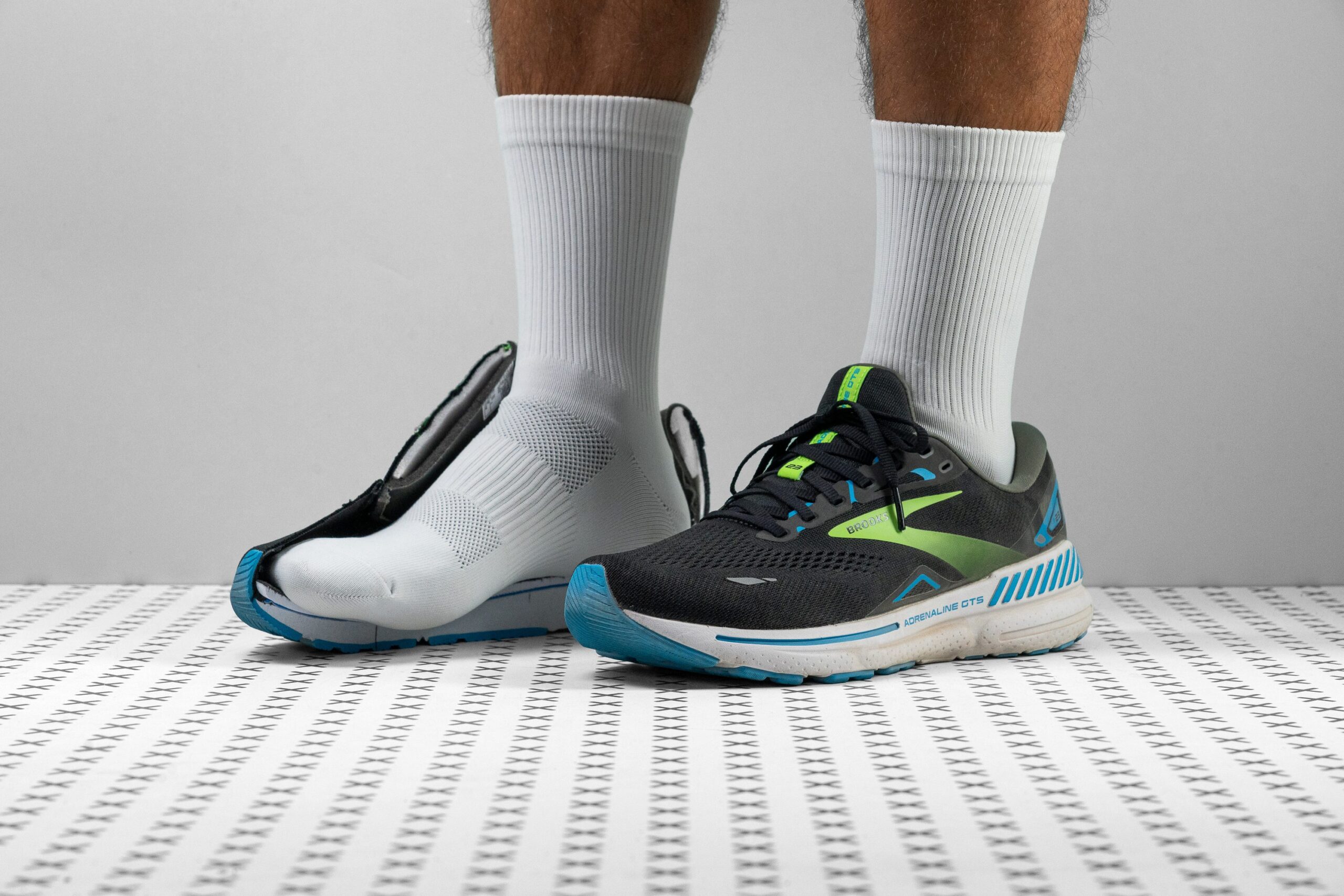 Illustrative example of flat foot shoes