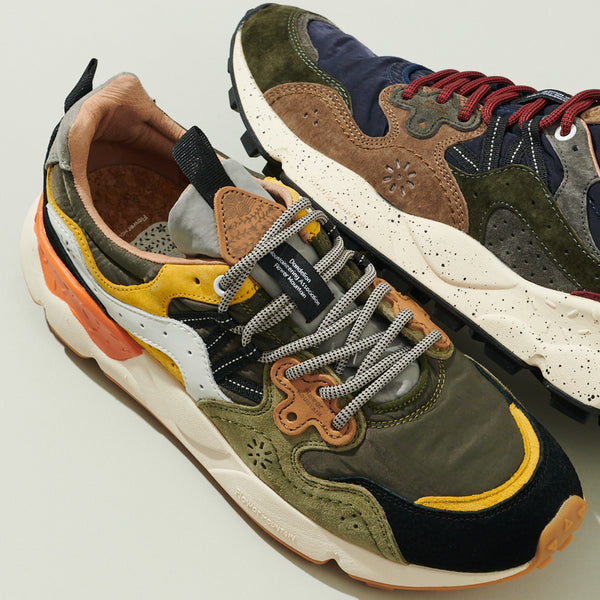 Illustrative example of flower mountain shoes