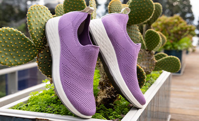 Illustrative example of fly flot shoes