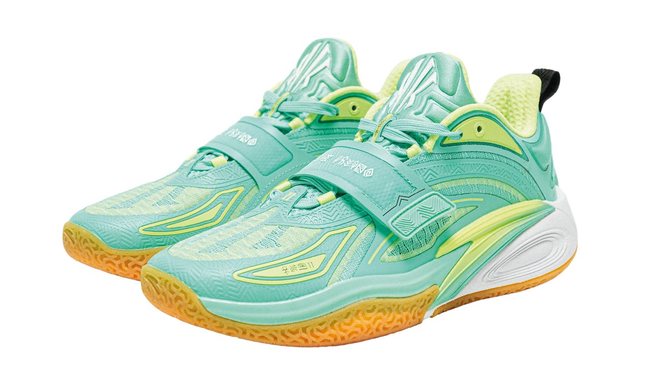 Illustrative example of kyrie irving shoes anta