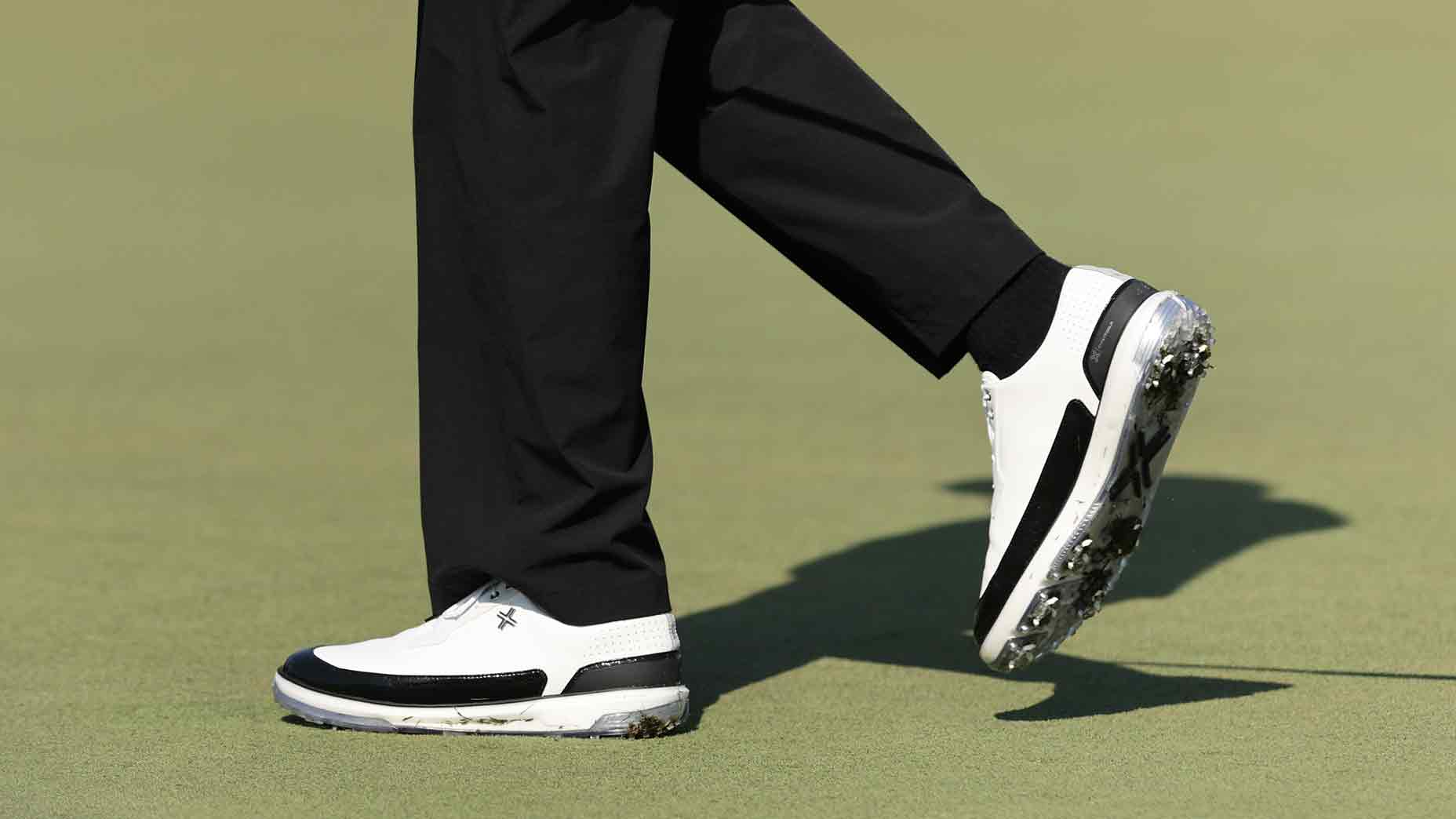 Illustrative example of payntr golf shoes