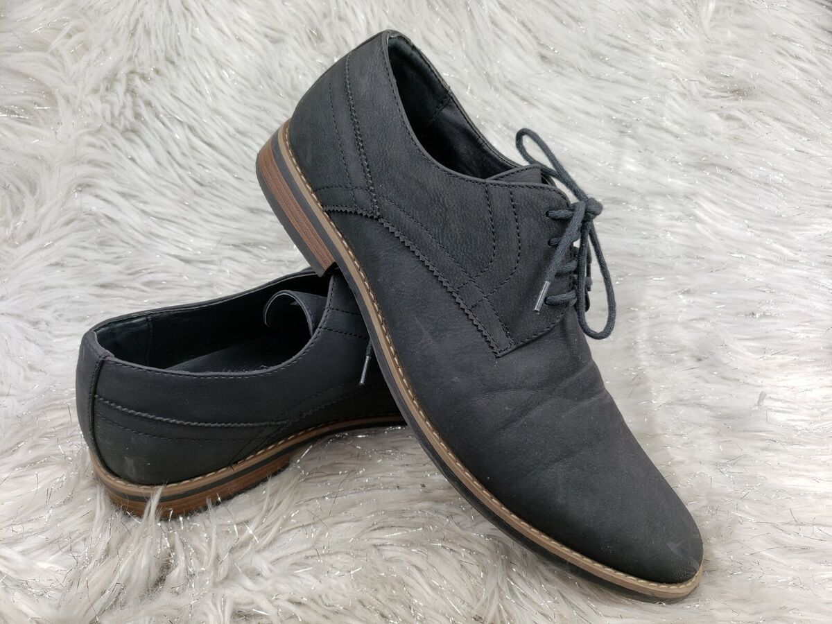 Illustrative example of perry ellis shoes