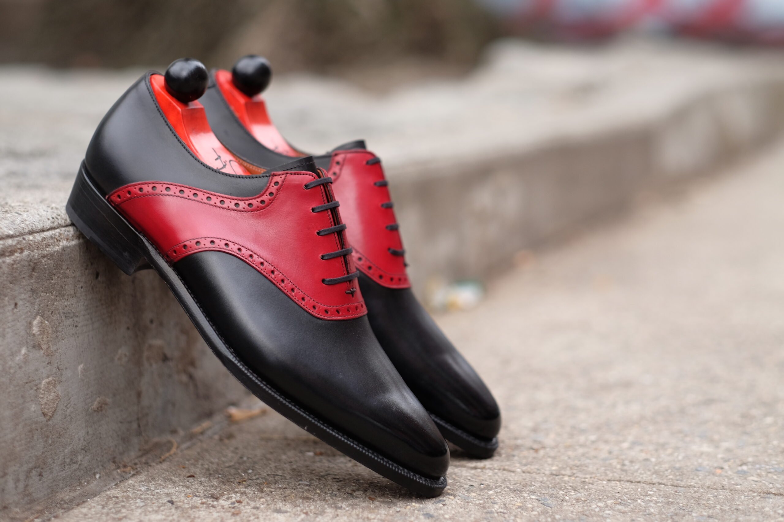 Illustrative example of saddle shoes