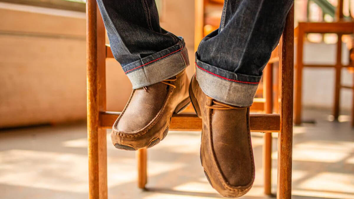 Illustrative example of twisted x mens shoes