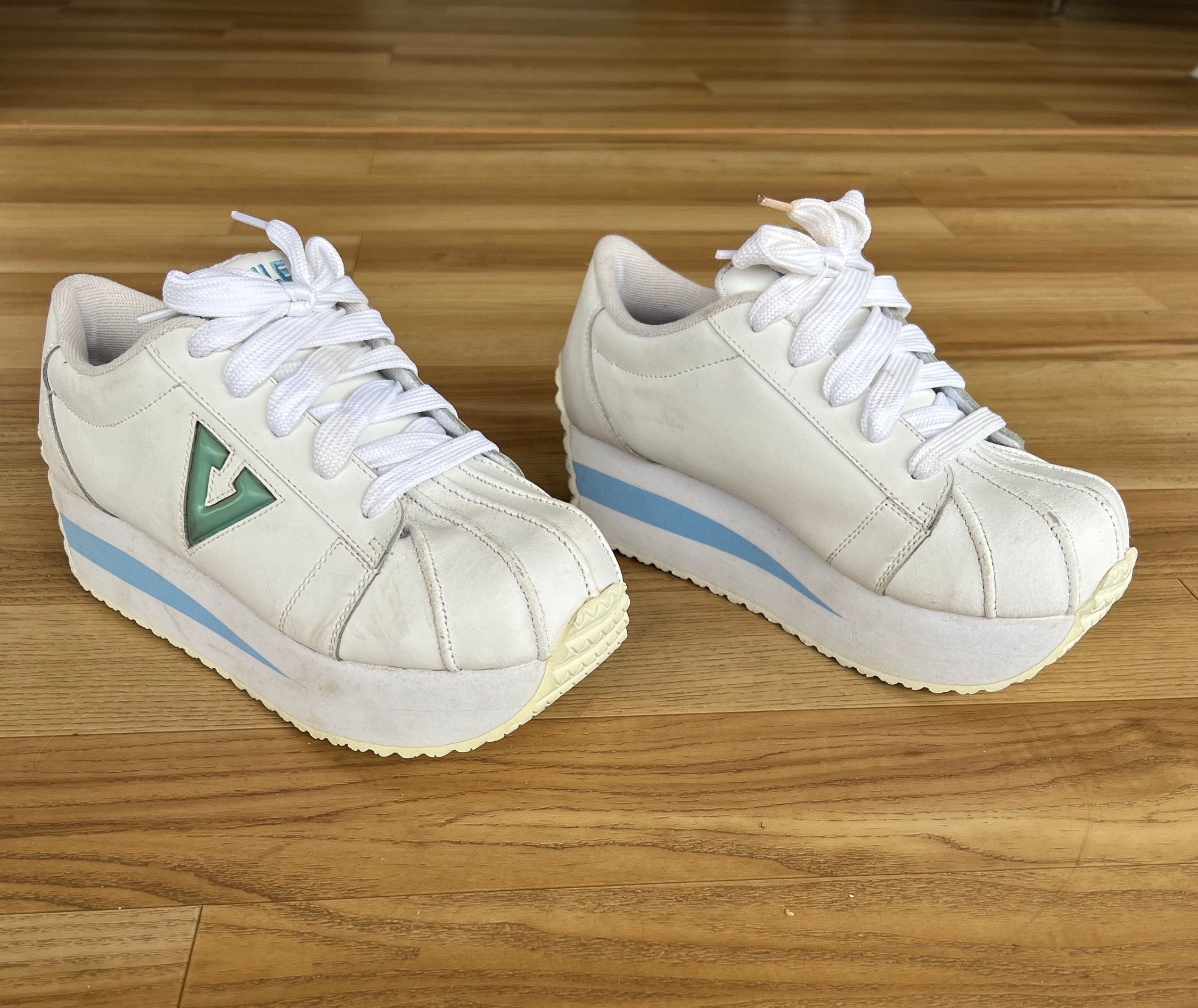 Illustrative example of volatile shoes