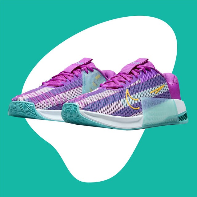 Illustrative example of women's weightlifting shoes